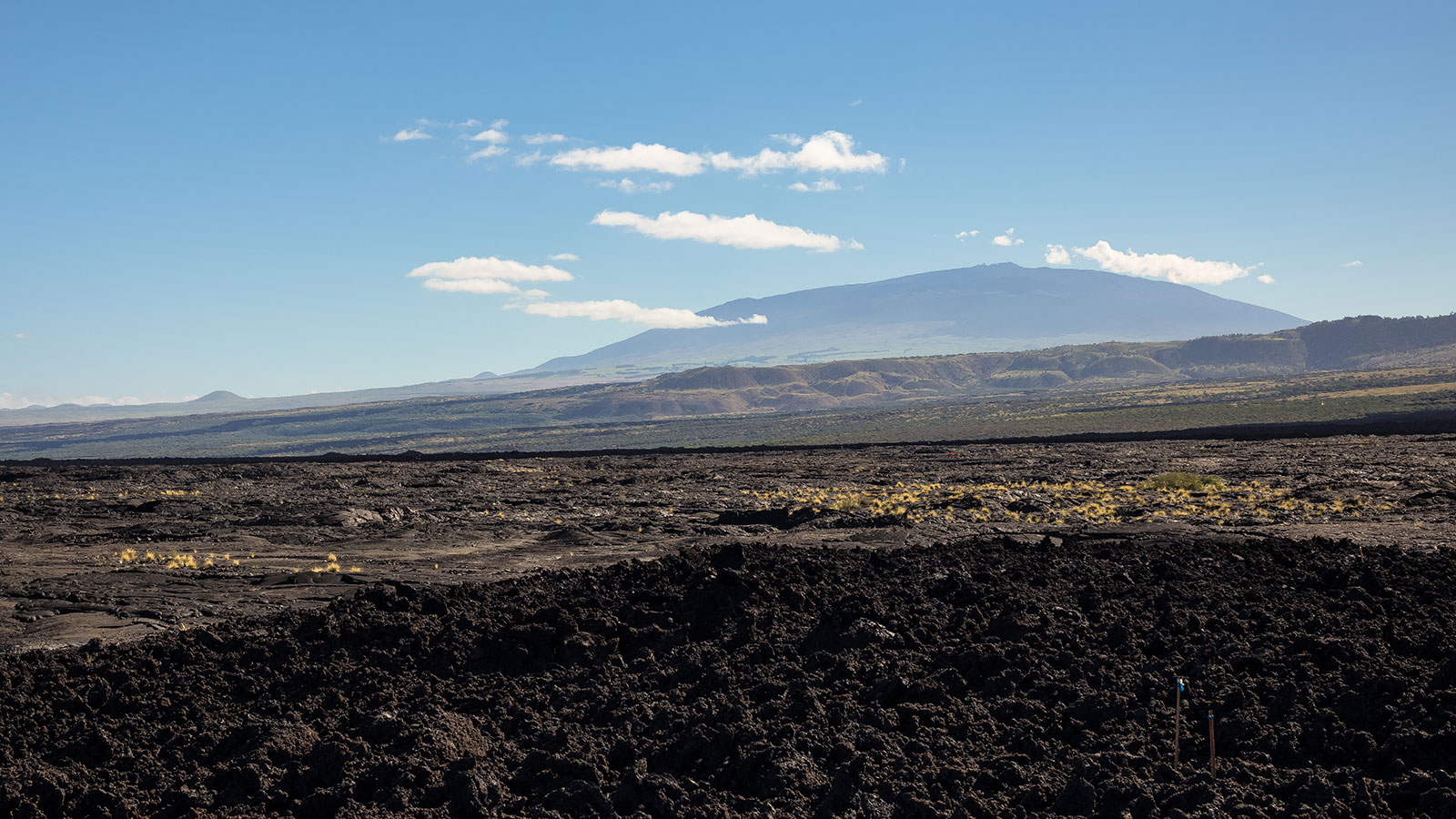 The dormant volcano Mauna Kea towers over big island Hawaii