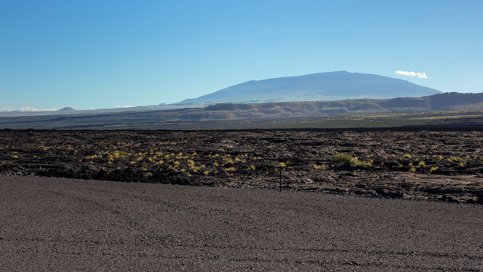 The dormant volcano Mauna Kea towers over big island Hawaii