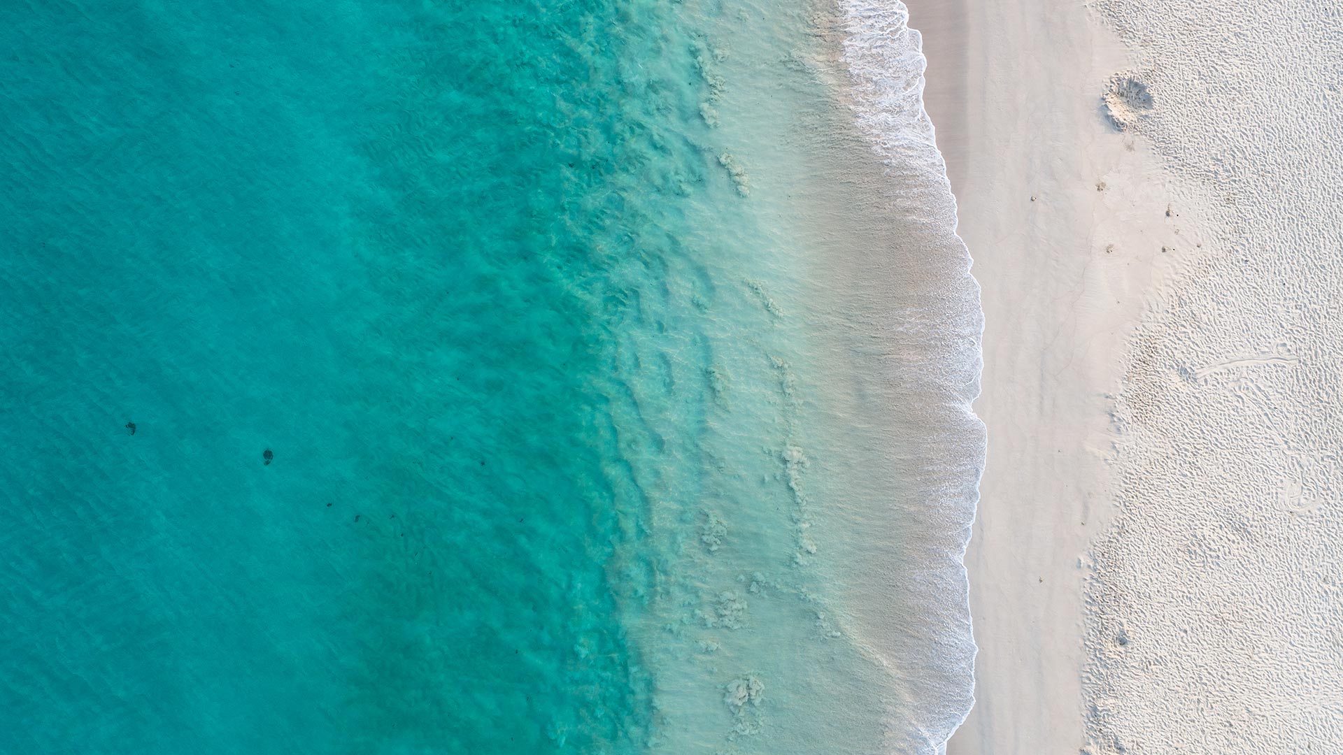 Soft, white sand at Kua Bay